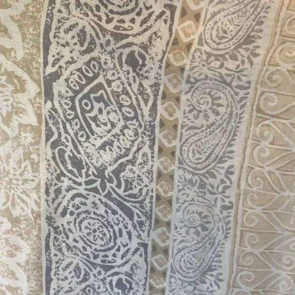 Carlisle 100% Silk Paisley Patterned Pearlized Shell Button-Up Blouse Size 14 - Picture 6 of 8